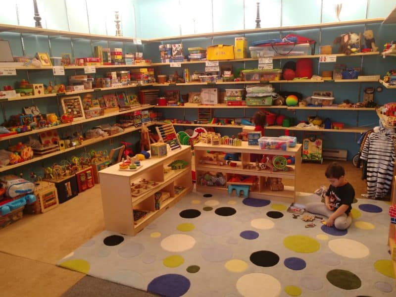 kids playing at the Finger Lakes Toy Library